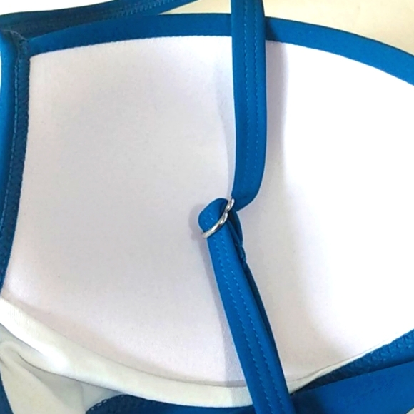 AQUA BLUE CUT-OUT TWIST FRONT BIKINI TOP  SIZE SMALL NWOT - Picture 9 of 11